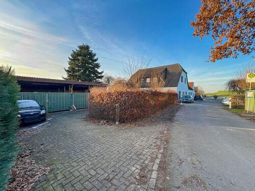 2 Carports - 7 Zimmer Mehrfamilienhaus, Wohnhaus in Berne