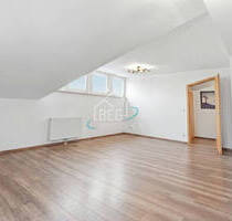 Helle 2,5-Zimmer-Wohnung mit Aufzug, Balkon und Alb-Blick in Köngen
