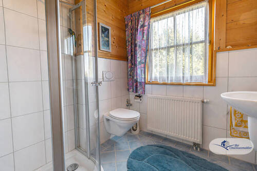 Gästebad - 4 Zimmer Einfamilienhaus in Bernau am Chiemsee