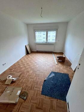 Schlafzimmer - 2 Zimmer Etagenwohnung zur Miete in Frankfurt am Main