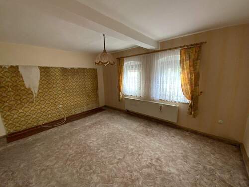 Wohnzimmer EG - 5 Zimmer Einfamilienhaus in Grabfeld