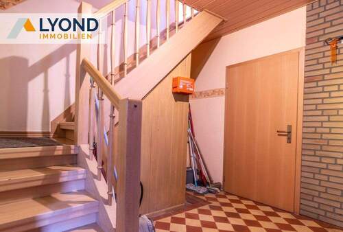 Flur EG - 1 Zimmer Mehrfamilienhaus, Wohnhaus zum Kaufen in Uhlstädt-Kirchhasel / Weißbach