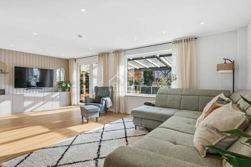Wohnzimmer - Modernisiertes Reihenmittelhaus mit großer Terrasse und Garten