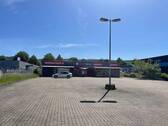 Ansicht Eingang mit Parkplatz - 1 Zimmer Gewerbeobjekt (Büro, Produktion, Verkauf) zum Kaufen in Northeim