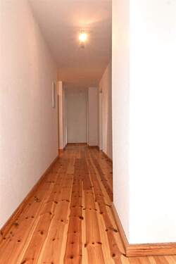 Flur - 5 Zimmer Etagenwohnung in Ribnitz-Damgarten