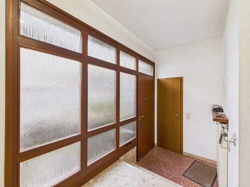 Eingang - 7 Zimmer Einfamilienhaus in Mettendorf