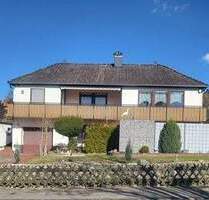 ---- RESERVIERT ---- Einfamilienhaus in schöner und begehrter Lage in Reichensachsen mit großem Balkon und großem Grundstück, 3 Garagen - Wehretal