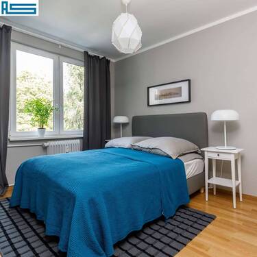 Zimmer zum Hof...* - 