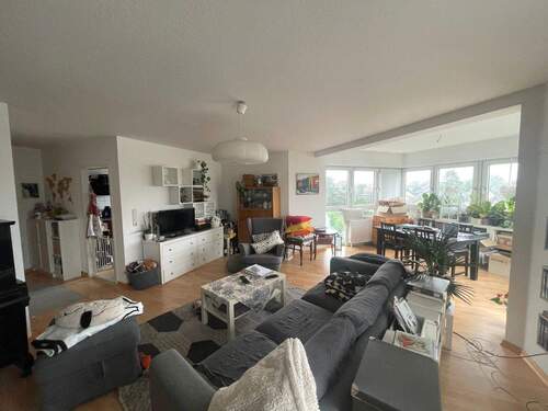 Wohnzimmer 1.jpg - 2 Zimmer Etagenwohnung zum Kaufen in Köln