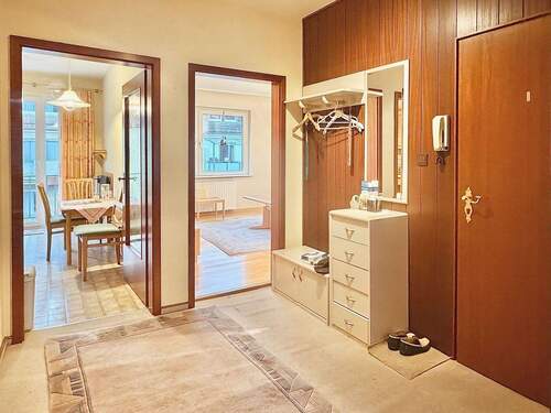 Flur - 3 Zimmer Etagenwohnung zum Kaufen in Bremen