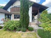 Blick auf Haus und Terrasse - Einfamilienhaus mit 238,40 m² in Schrobenhausen zum Kaufen