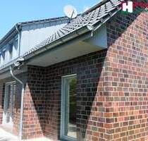 Eine sehr ansprechende Doppelhaushälfte mit Carport - Aurich Innenstadt
