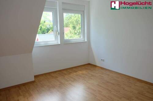 Schlafzimmer III (OG) - 