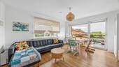 Wohnzimmer 1 - Helle + modernisierte Drei-Zimmer-Wohnung mit Balkon und Garage in ruhiger Lage