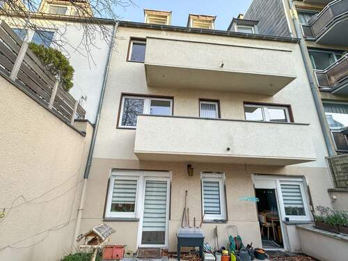 Hausansicht vom Innenhof - Mehrfamilienhaus, Wohnhaus mit 241,00 m² in Köln zum Kaufen