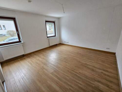 Wohnzimmer - 3 Zimmer Etagenwohnung zur Miete in Coburg