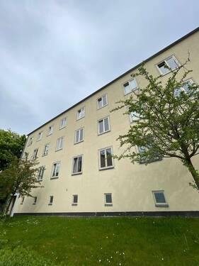 IMG_5171.jpeg - Hoferstr. **** Balkon, Dusche und Laminat ****