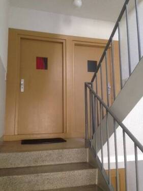 Treppenhaus - Etagenwohnung mit 41,90 m&sup2; in Chemnitz zur Miete