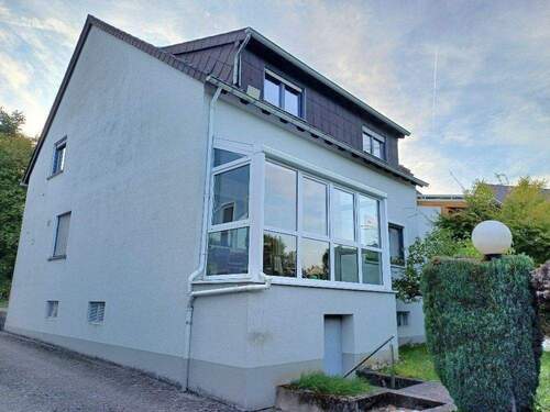 Rückseite - Einfamilienhaus in St. Ingbert SÜD, mit Wintergarten, pflegeleichtem Garten, Autoabstellplätzen und Garage,St. Ingbert SÜD