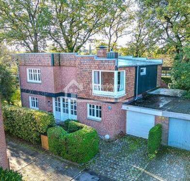 Vorderansicht - Renoviertes Einfamilienhaus als Familienparadies mit Altenberger 'Sommerfrostschäden'