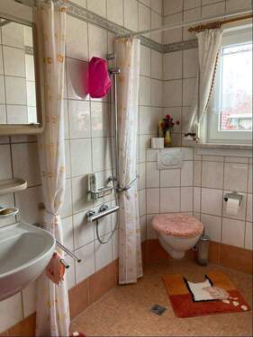 Bad / Sanitärbereich (barrierearm) - Wohnung Obergeschoss - 