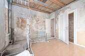 WE27 Bad hinten und Zimmer roh - 