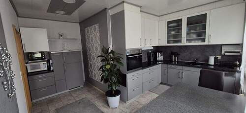 Bild 1 - Großzügige 4-Zi. Eigentumswohnung im Stadtteil