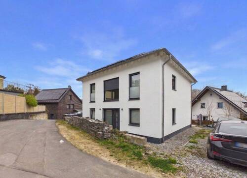 Hausansicht - SG-Gräfrath: Moderner Wohn(t)raum mit maximaler Energieeffizienz