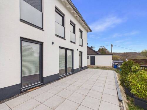 Hinter dem Haus - 5 Zimmer Einfamilienhaus in Solingen