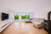 Wohnzimmer zum Wohlfühlen - 4 Zimmer Mehrfamilienhaus, Wohnhaus zum Kaufen in Hamburg