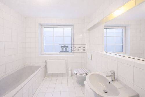 Helles Badezimmer - 