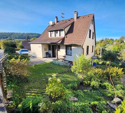 Außenansicht - Ein- bis Zweifamilienhaus mit großem Garten