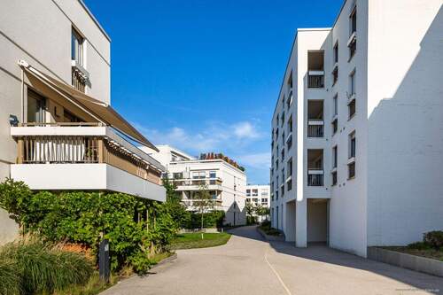 gepflegte Außenanlage - 3 Zimmer Etagenwohnung zum Kaufen in München