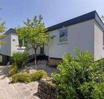 Begehrte Wohnlage: Großzügiger Winkelbungalow mit schönem Garten und Garage - Eschwege