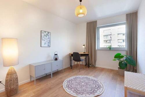 Büro/ Kinderzimmer - 