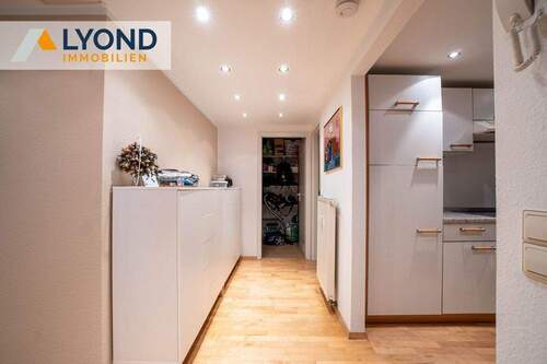 Flur - Etagenwohnung mit 60,00 m&sup2; in Stuttgart Birkach / Birkach zum Kaufen