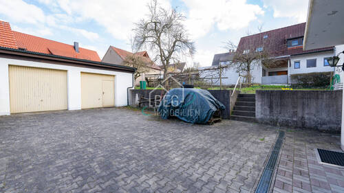 Garagen - Mehrfamilienhaus, Wohnhaus mit 131,00 m&sup2; in Crailsheim zum Kaufen