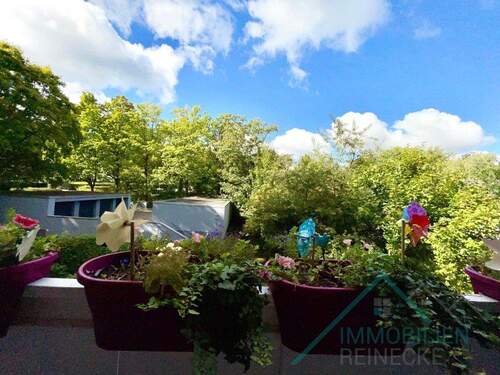 Ausblick Balkon - 3 Zimmer Etagenwohnung zum Kaufen in Iserlohn