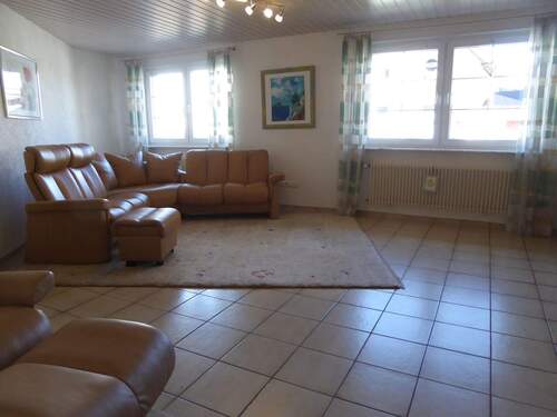 P1110100.jpeg - 8 Zimmer Mehrfamilienhaus, Wohnhaus in Biebesheim