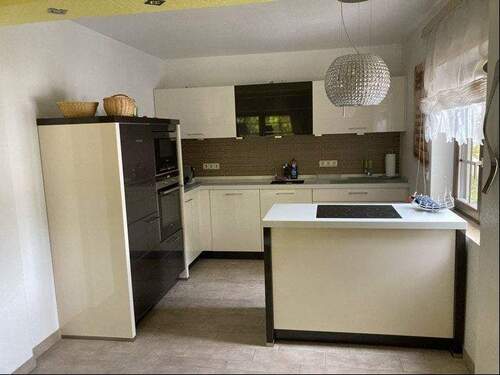 hochwertige Einbauküche (Neuzustand) - Erdgeschoss - Einfamilienhaus mit 140,00 m&sup2; in Floh-Seligenthal zum Kaufen