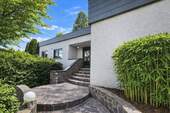 Repräsentativer Zugang - 6 Zimmer Einfamilienhaus zum Kaufen in Bensheim