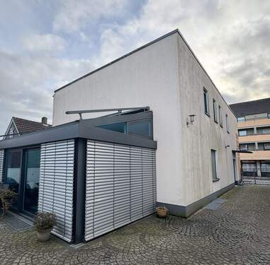 Rück 1.jpg - 7 Zimmer Einfamilienhaus in Oberhausen