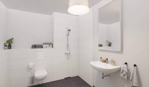 Modern gefliestes Badezimmer mit bodengleicher Dusche - 