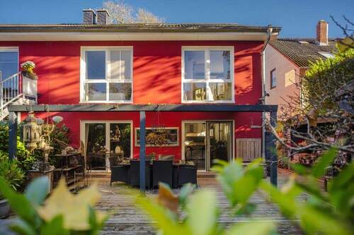 Gartenansicht - Lebensqualität mit Seltenheitswert - Doppelhaushälfte in Förde- und Strandnähe