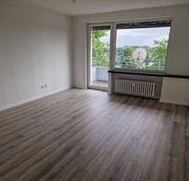 Helle, frisch renovierte 3-Zimmer-Wohnung mit Balkon - Duisburg Beeck