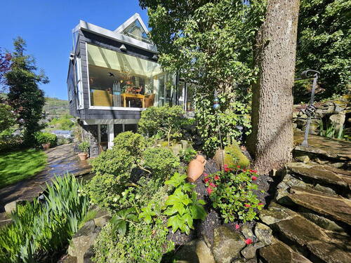 Hausansicht von Treppe - 