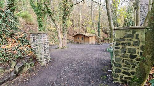 Einfahrt Privat-Parkplatz - 