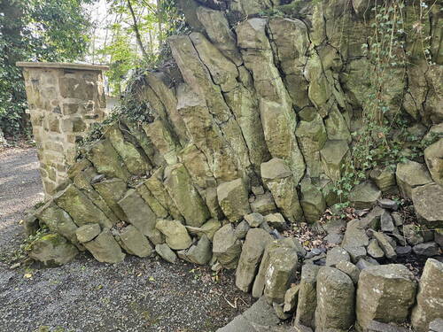  Basalt - Millionen Jahre alt - 