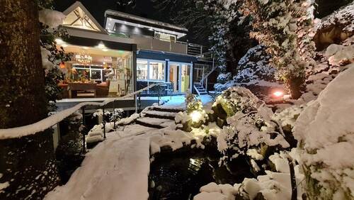 Hausansicht v. Teich Winter - 