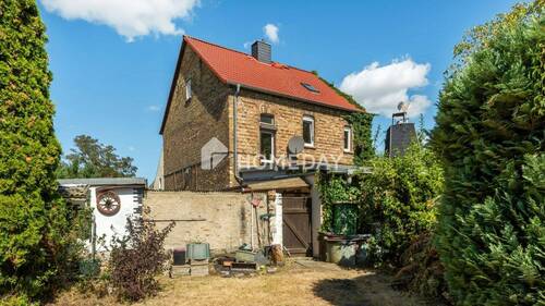 Außenansicht 3 - 7 Zimmer Einfamilienhaus zum Kaufen in Bitterfeld-Wolfen